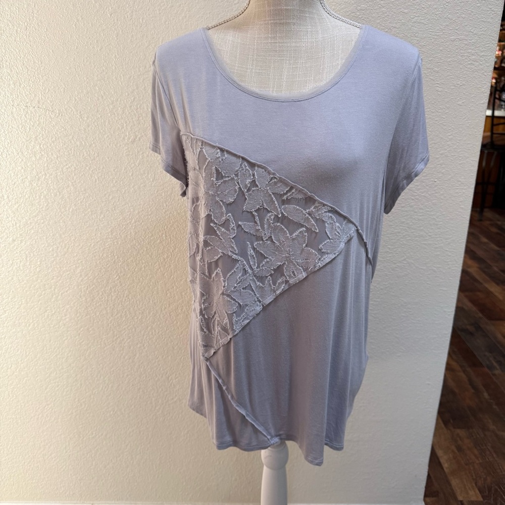 Simply Vera Vera Wang Gray Lace Accent Tee - Size Large